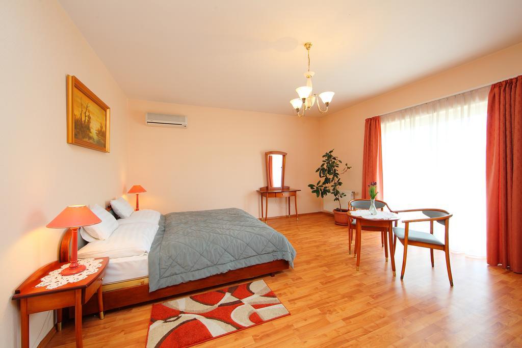 Balazs Villa Balatonfüred Quarto foto